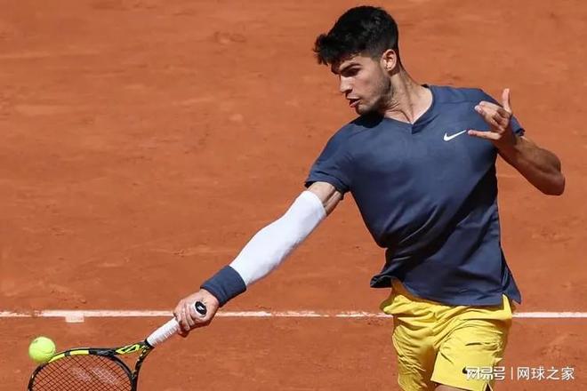 尽管布云朝 尽管布云朝