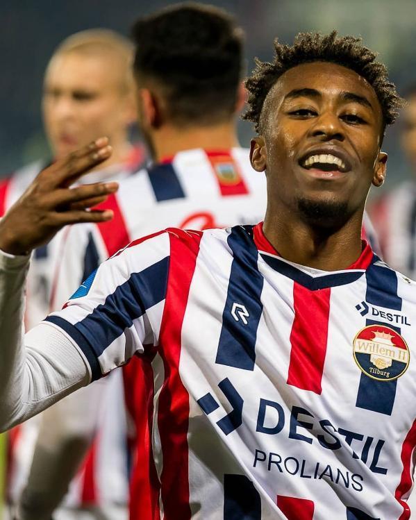 以其卓越的 以其卓越的