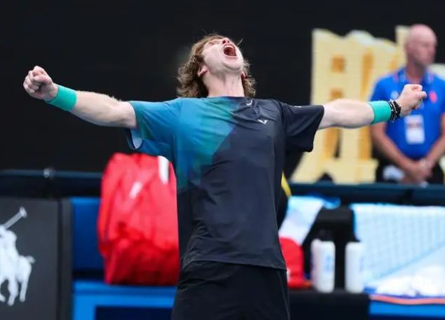 在中场位置 在中场位置